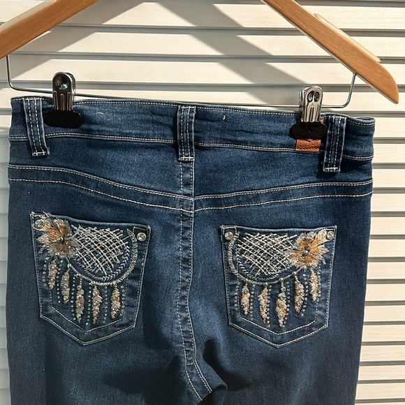 NWT GOGO Jeans, Skinny, Stretchy, & Soft with Bling Pocket design and bootcut. - Picture 5 of 6